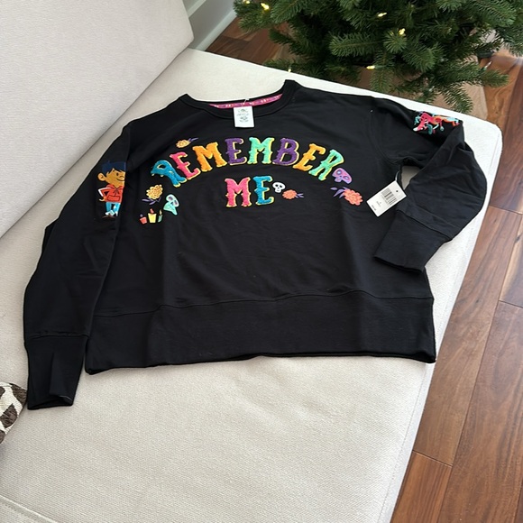DISNEY COCO BLACK LONG SLEEVE EMBROIDERED REMEMBER ME TOP SMALL NEW - Picture 2 of 11